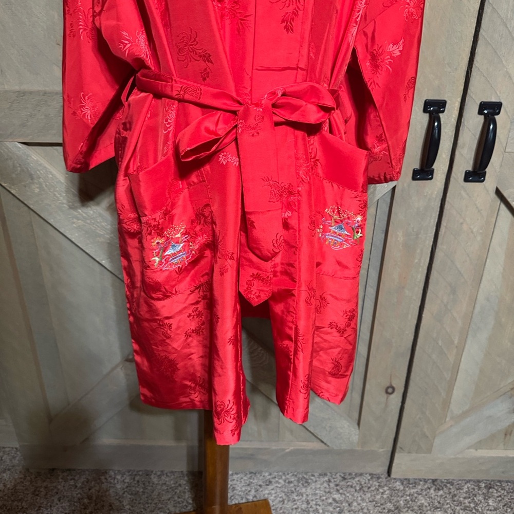 Vintage 100% pure silk robe with Asian embroidery Size Medium Made in Shanghai - Picture 5 of 15